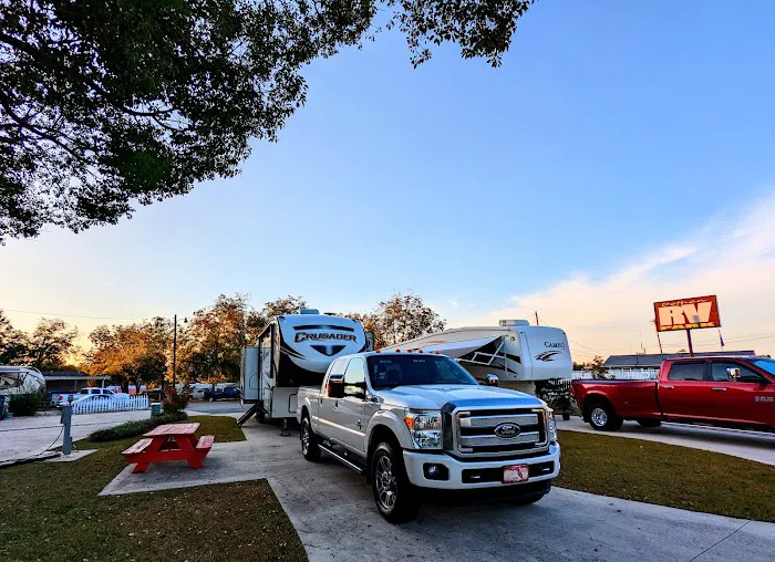 Dothan RV Park Picture 4