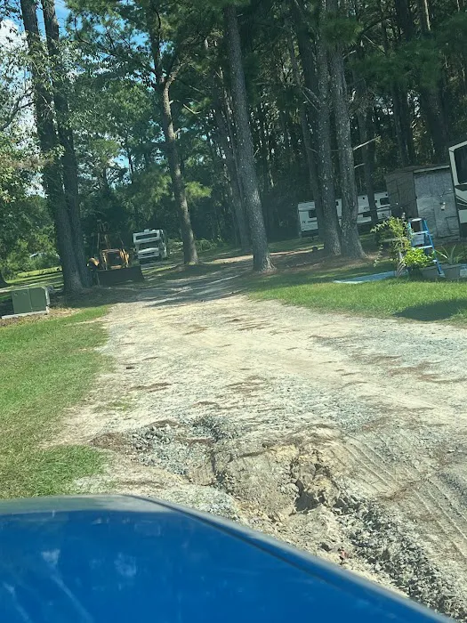 Pondside RV Park Picture 1