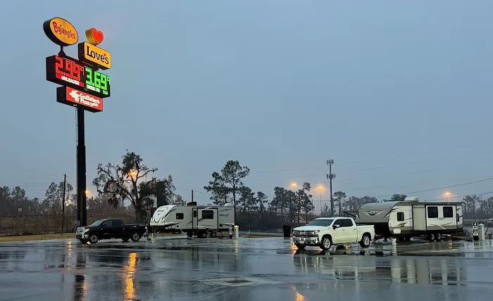 Love's RV Hookup Picture 8
