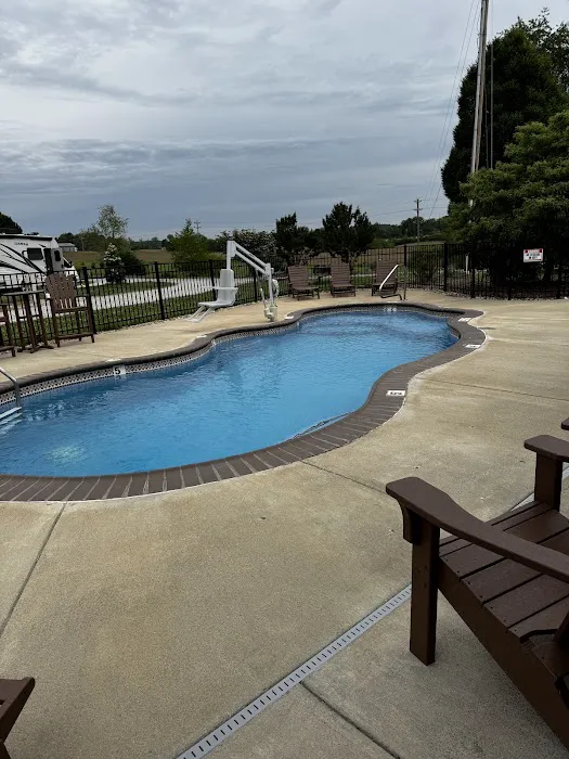 Cave Country RV Campground Picture 6