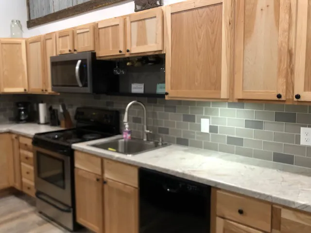 Pine Ridge RV Park and Guest House Picture 9