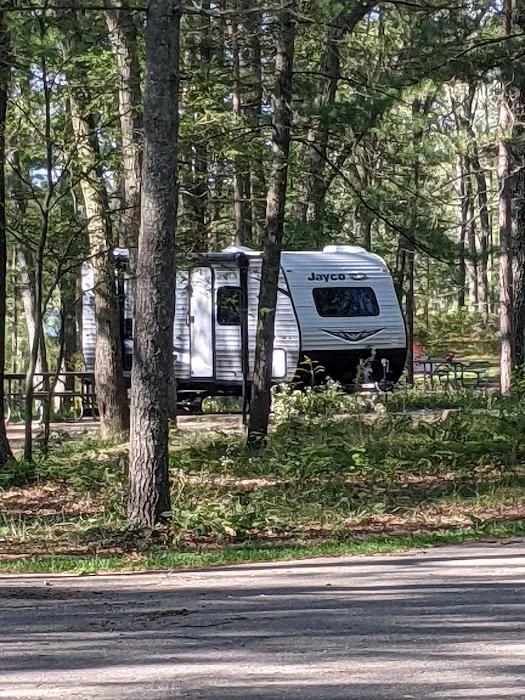 Round Lake Campground Picture 10
