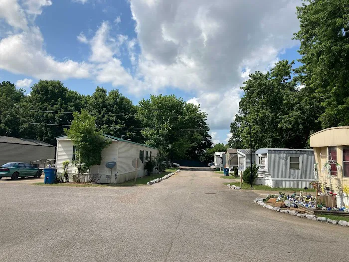 Smithville Mobile Home Park Picture 7