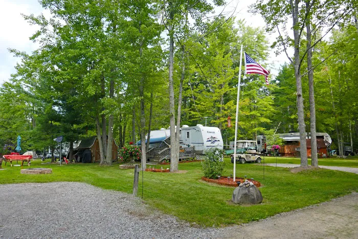 Warblers Cove Campground & RV Resorts Picture 9