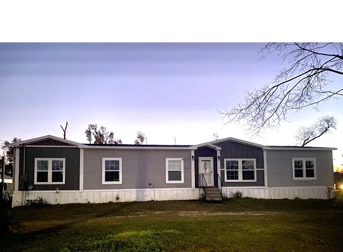 Lollie's Mobile Home Services Picture 3