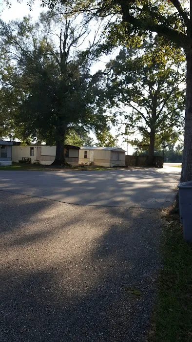 Gateside Court Mobile Home and RV Park Picture 2