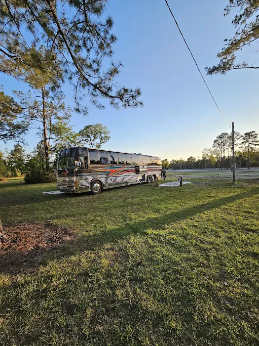 Lakeside at Whispering Pines RV Resort Picture 9
