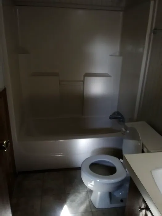Victory Manor Mobile Home Park Picture 10