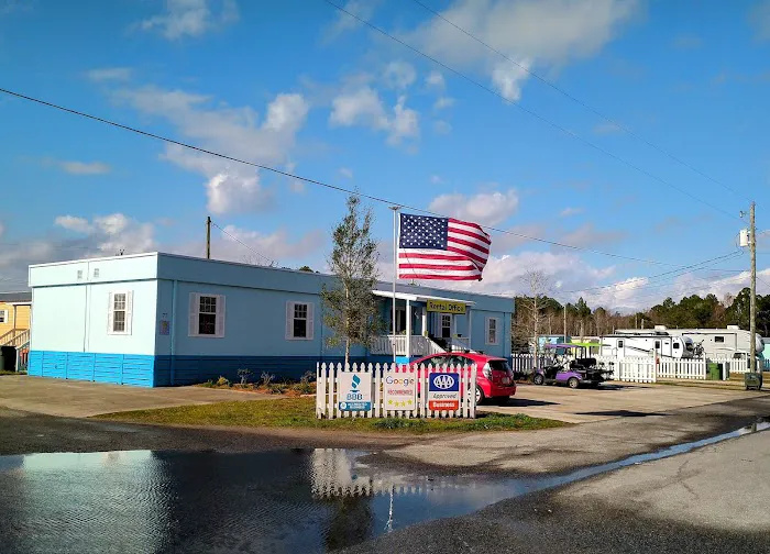 Happy Acres / Happy Campers / Happy Inn & Suites Picture 3