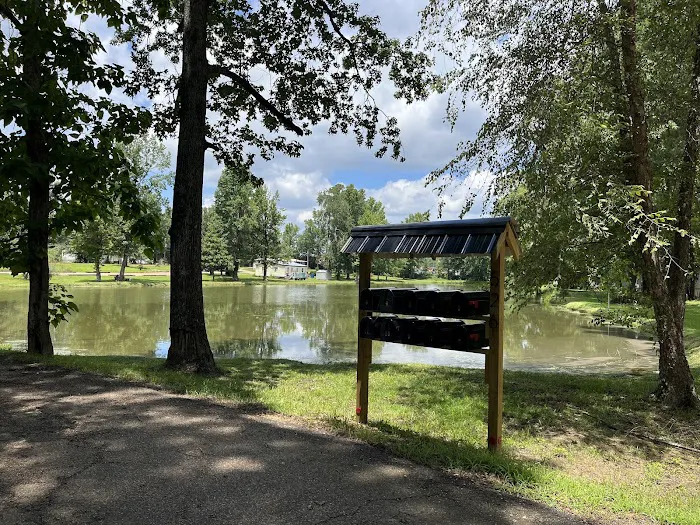 Magnolia Lakeside Village Picture 2