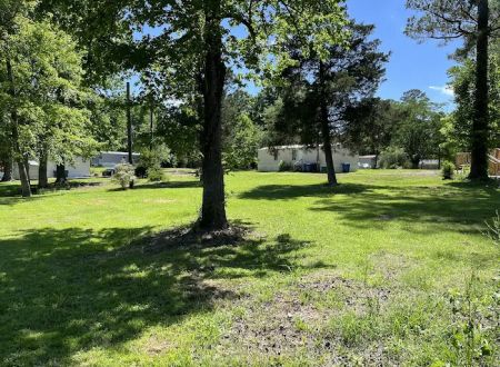 Magnolia Lakeside Village