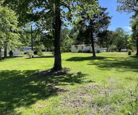 Magnolia Lakeside Village