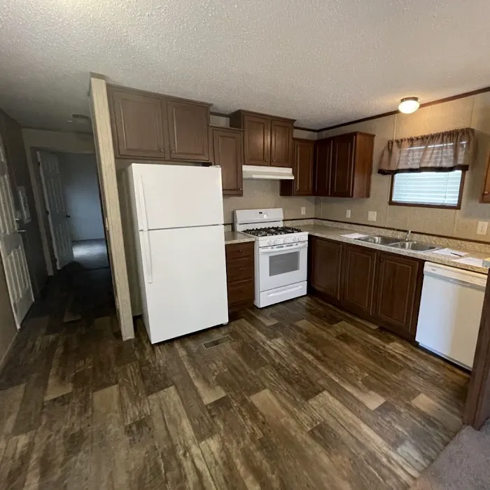 Woodlawn Reserve Manufactured Home Community Picture 3