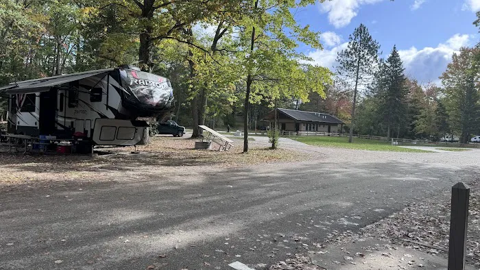 Higgins Lake State Park West Campground Picture 7