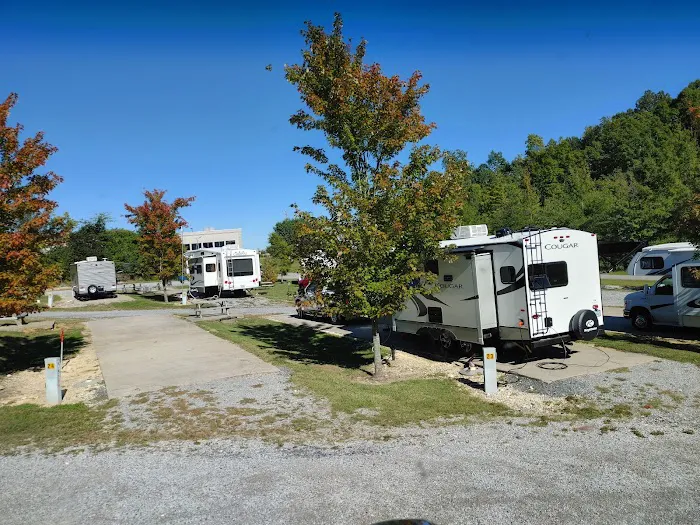 Tween the Lakes RV Park & Campground Picture 3