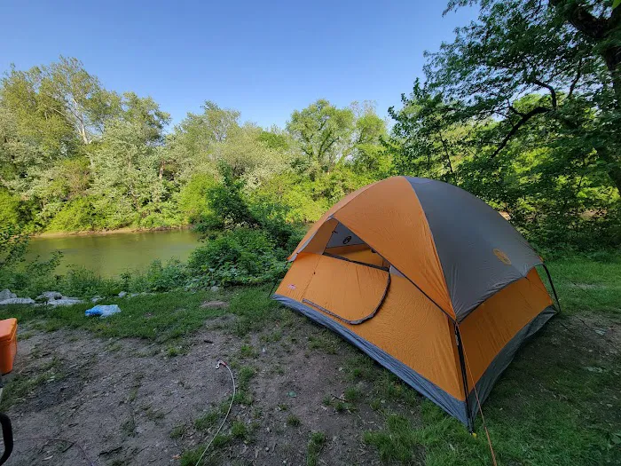 Sugar Creek Campground & Canoe Rentals Picture 8