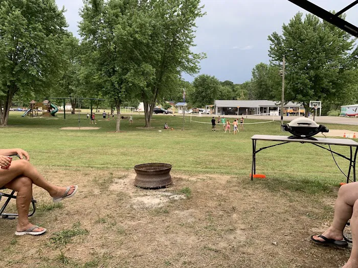 Sugar Creek Campground & Canoe Rentals Picture 9