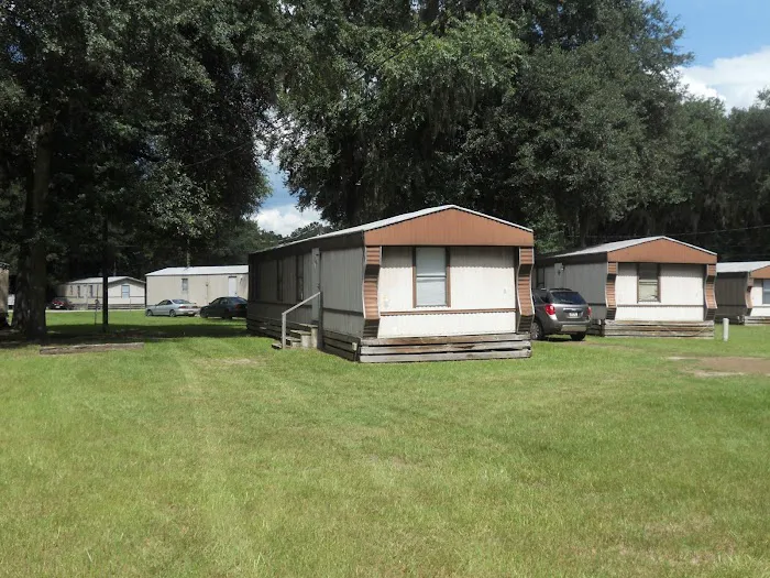Oakridge Mobile Home Park Picture 2
