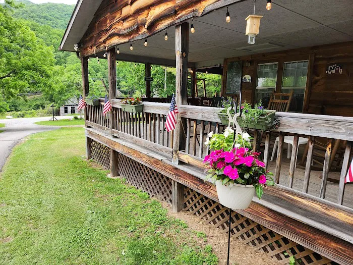 Nantahala Hideaway Campground & Cabins. Formerly Nelsons Nantahala Hideaway Picture 2