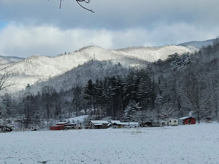 Mountain Riders Riverfront Camping Picture 9