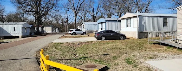 Pecan Circle Picture 6