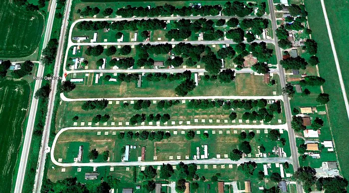 River Oak RV & Mobile Home Park Picture 4