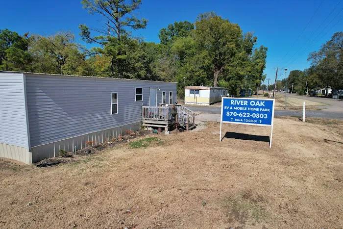 River Oak RV & Mobile Home Park Picture 5