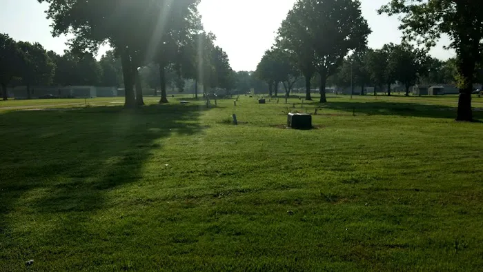 River Oak RV & Mobile Home Park Picture 8