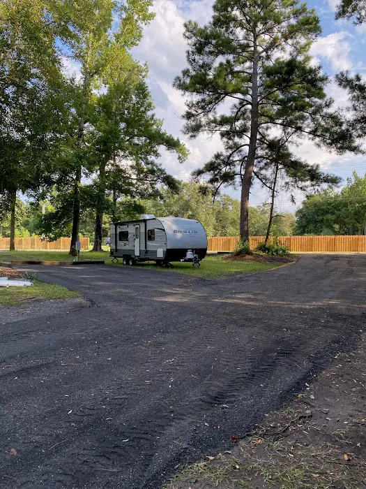 Oasis 82 RV Park Picture 6