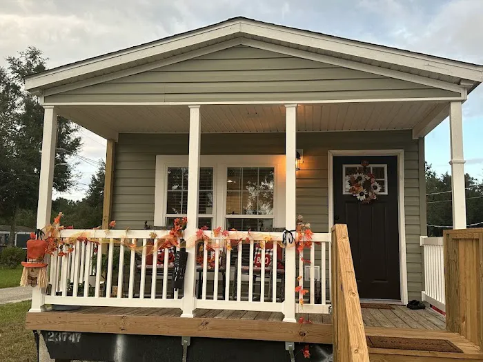 Live Oak Pines Mobile Home Park Picture 8