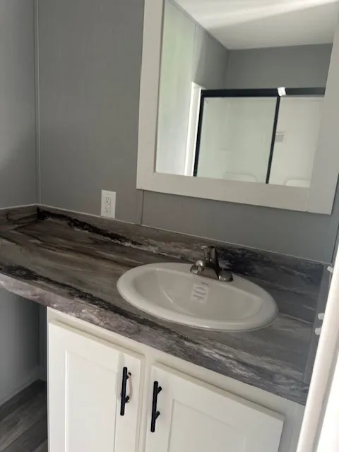 Live Oak Pines Mobile Home Park Picture 3