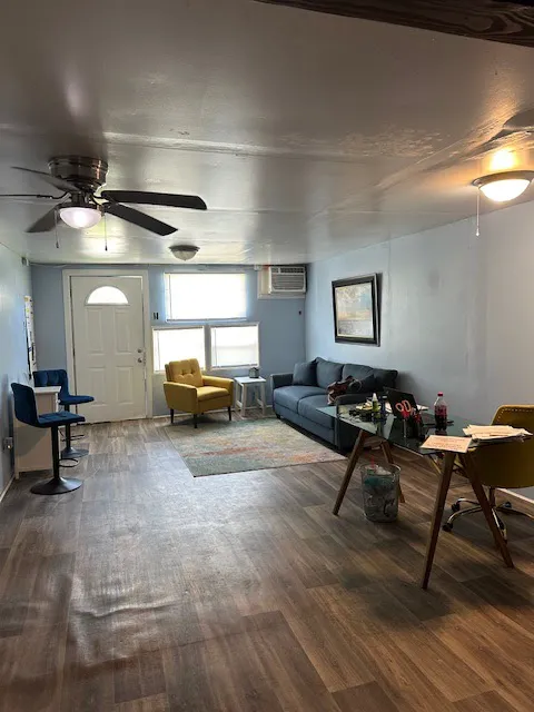Live Oak Pines Mobile Home Park Picture 7