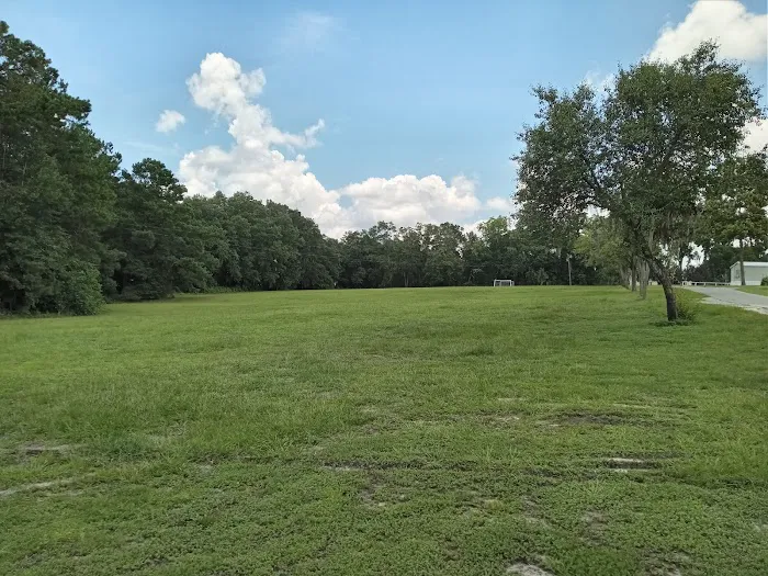 Live Oak Pines Mobile Home Park Picture 9