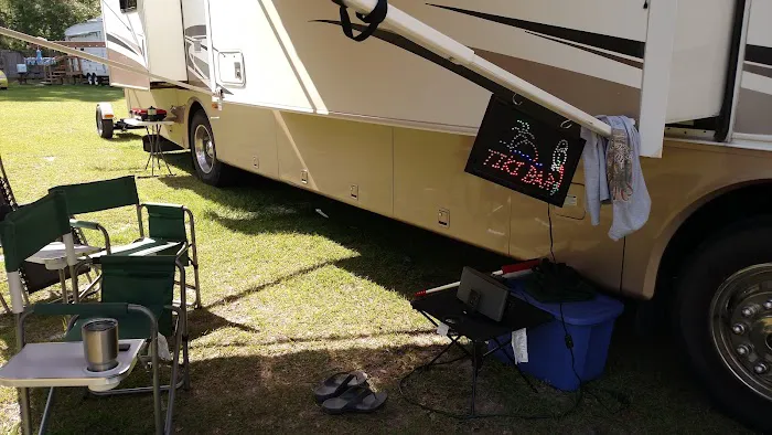 Futter's 4 Oaks RV Park Picture 6