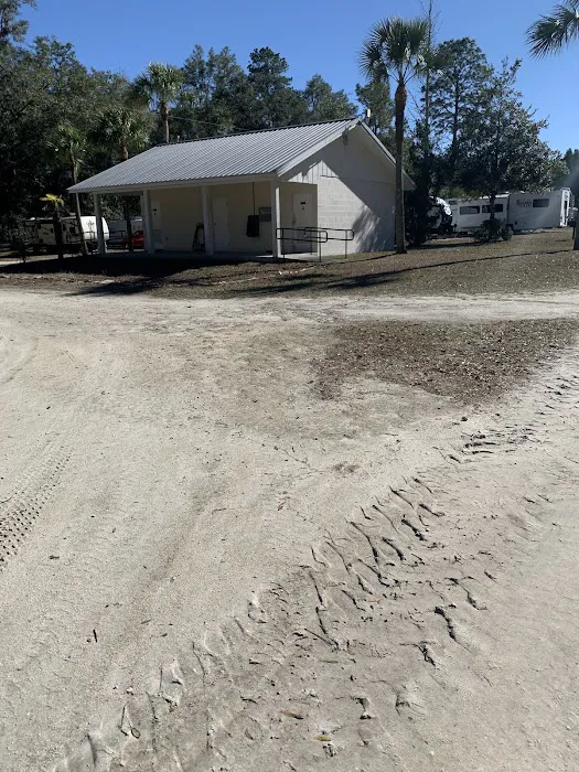 Futter's 4 Oaks RV Park Picture 1