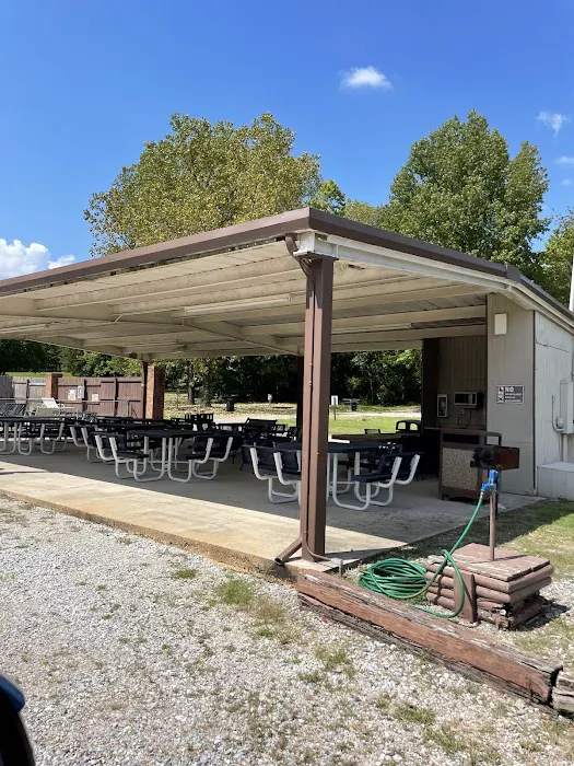Graceland RV Park & Campground Picture 3