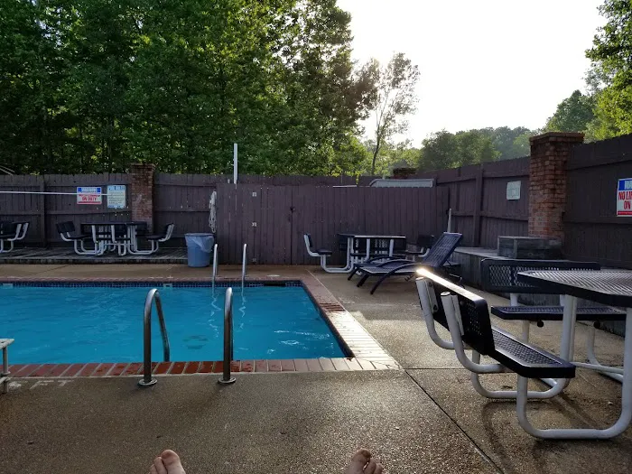 Graceland RV Park & Campground Picture 7