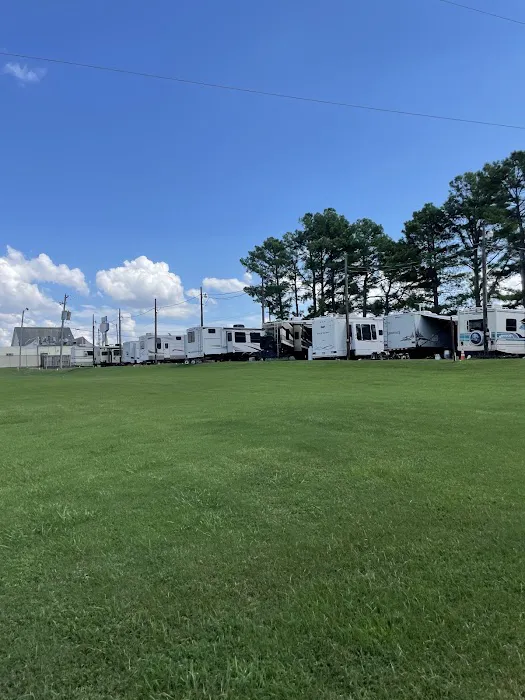 Elvis Presley Boulevard RV Park Picture 5