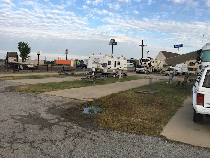 Blytheville RV Park Picture 9