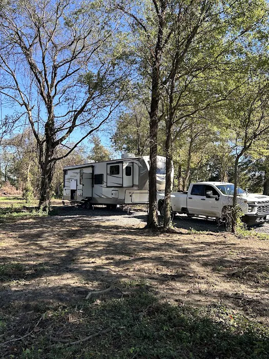 Whispering Oaks Rv Park Picture 6