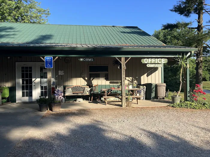 Windy Hollow Campground(camp*fish*swim) Picture 1