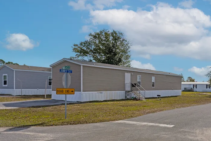 Hidden Oasis Estates Mobile Home Park Picture 5