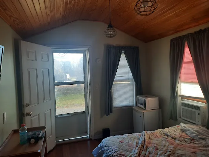 Rock Cabin Camping Picture 4