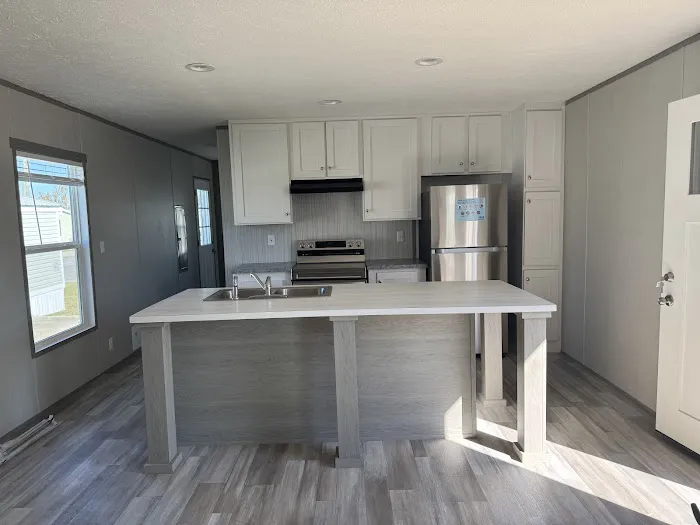 Isle of View Mobile Home Community Picture 5