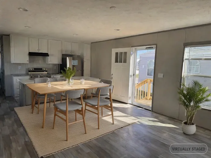 Isle of View Mobile Home Community Picture 10