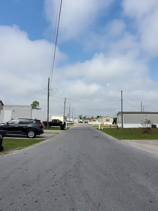 Isle of View Mobile Home Community Picture 9