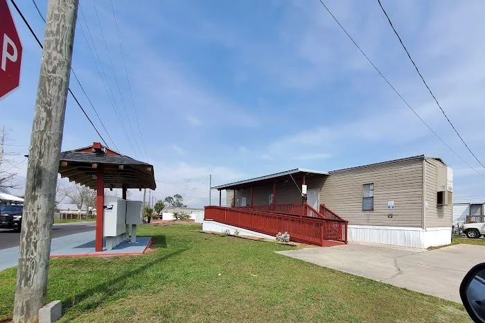 Isle of View Mobile Home Community Picture 7