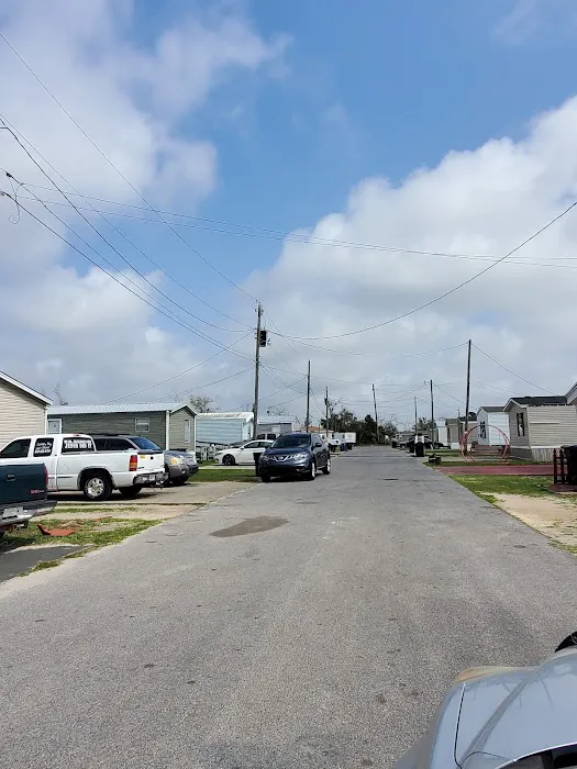 Isle of View Mobile Home Community Picture 2