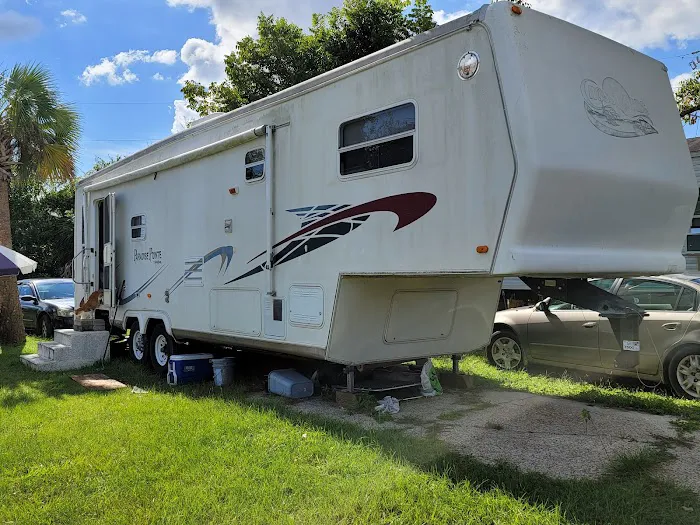 Sal Hollow Campground Picture 6