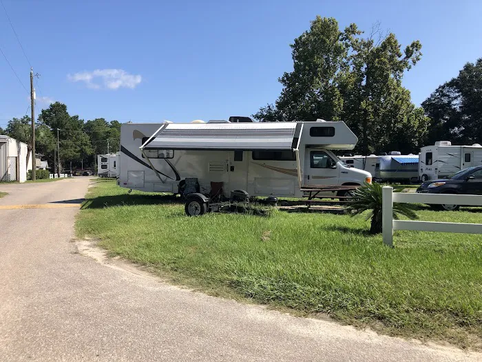 Lakeside Travel RV Park Picture 10